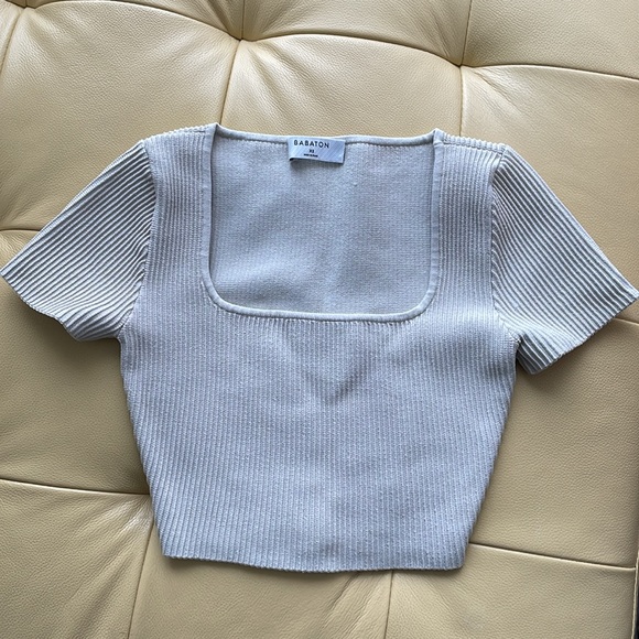 ✨SOLD ✨ Aritzia Cropped Top (Sculpt Knit) - XS - Picture 4 of 7